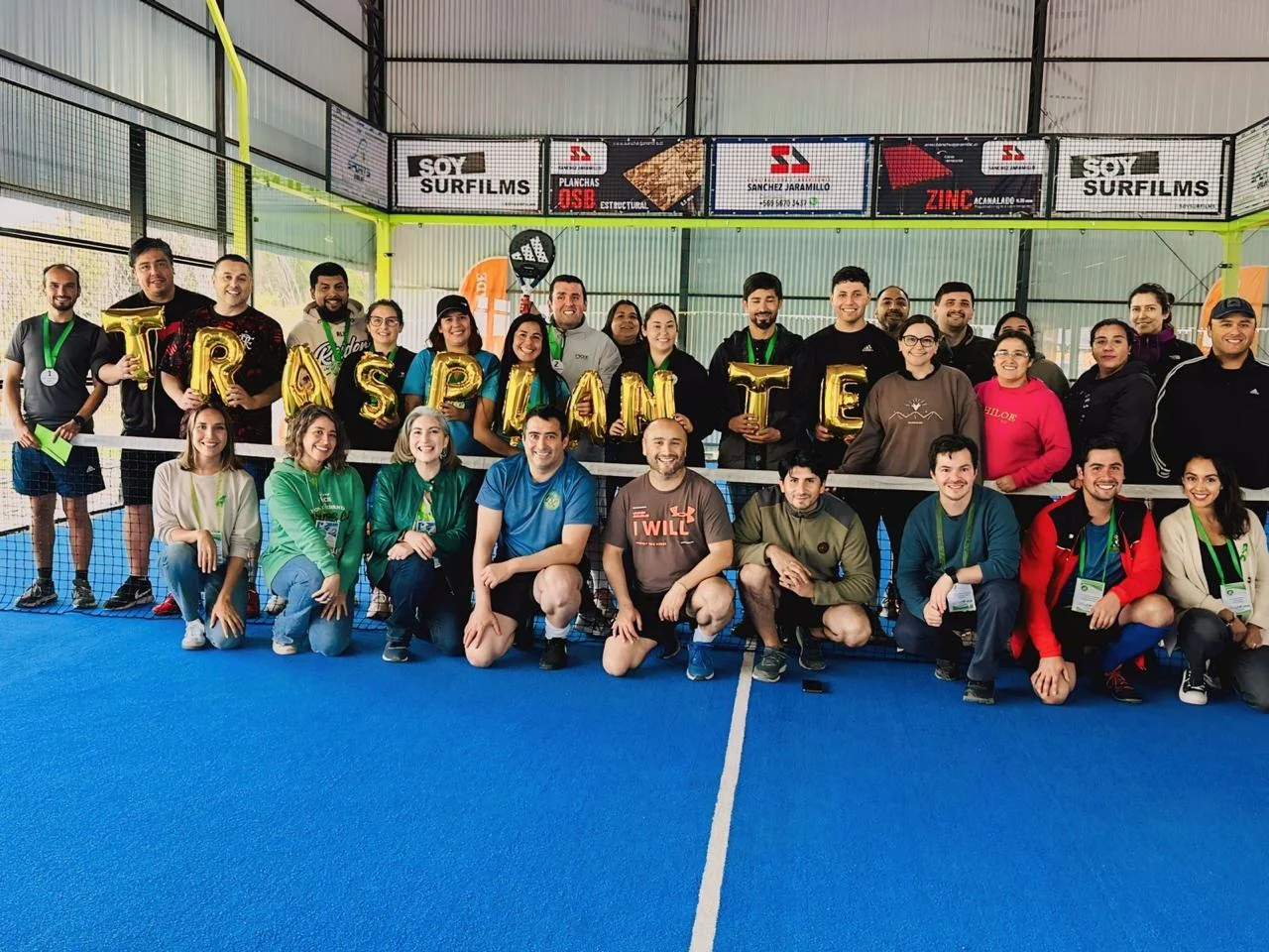 Grupo participante en una actividad deportiva de Club Bahía Sports