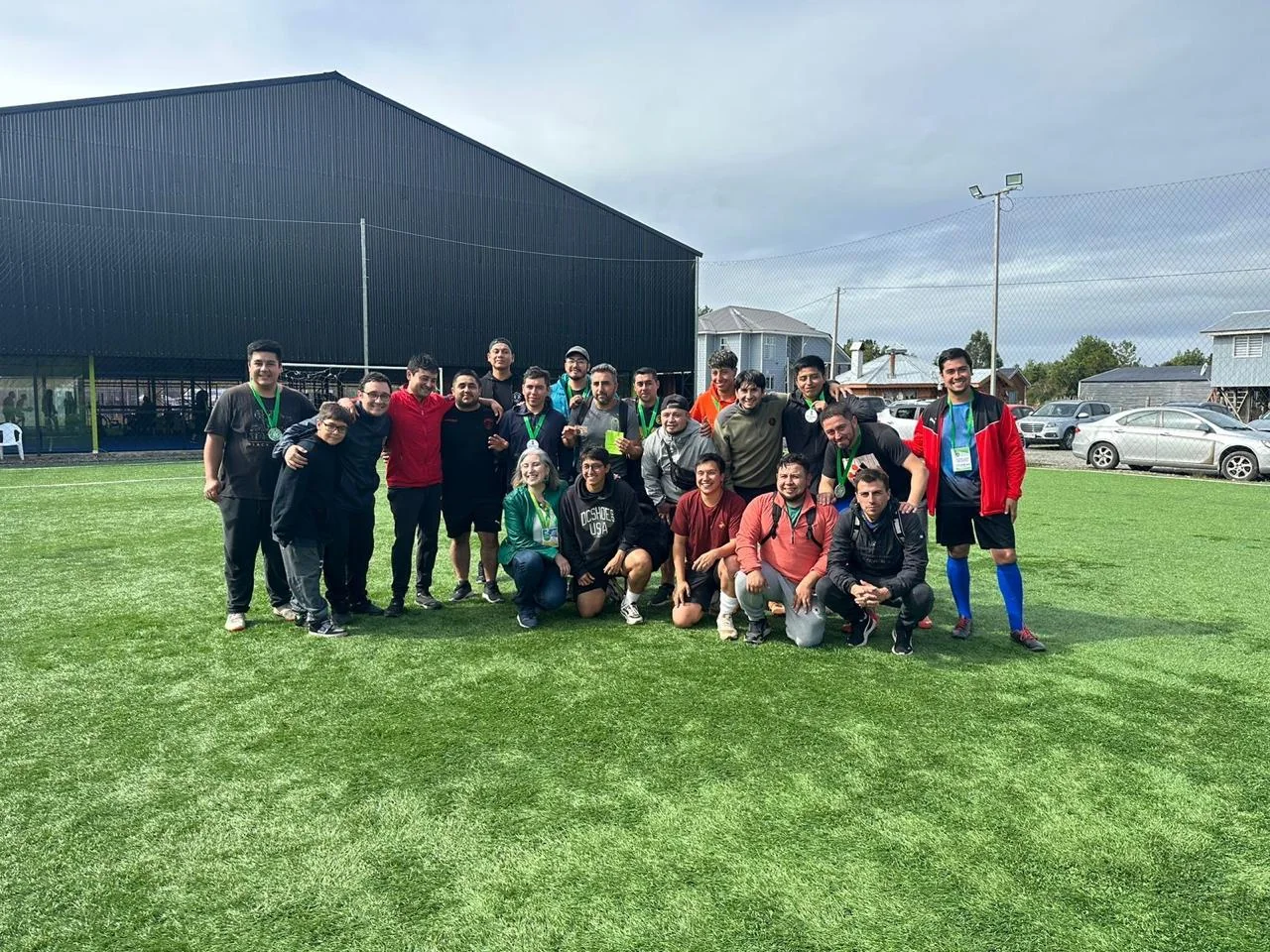Actividad y encuentro grupal en Club Bahía Sports