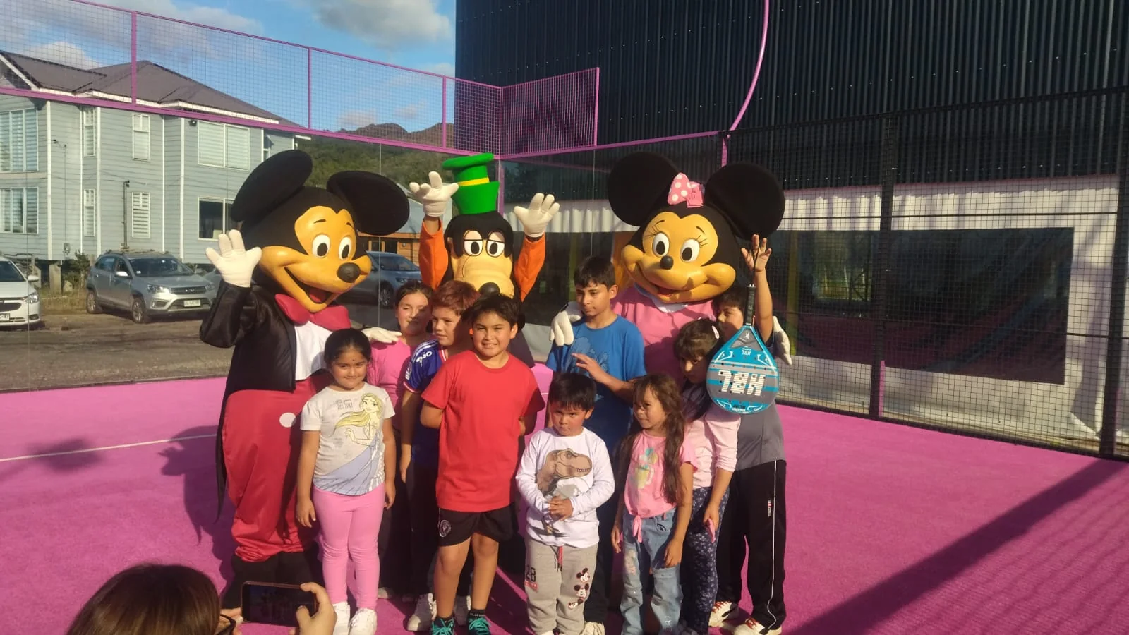 Actividad y encuentro grupal en Club Bahía Sports