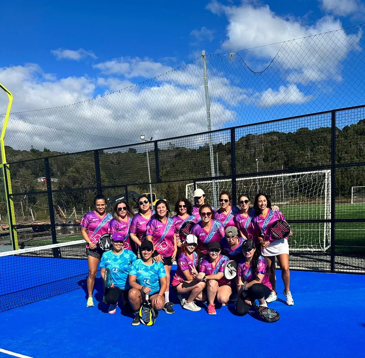 Pincoyas Pádel en una jornada en Club Bahía Sports